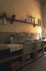 The original basement kitchens retain their essential spirit, but have been entirely restored with furnishings by Henri Quinta. (48kb)