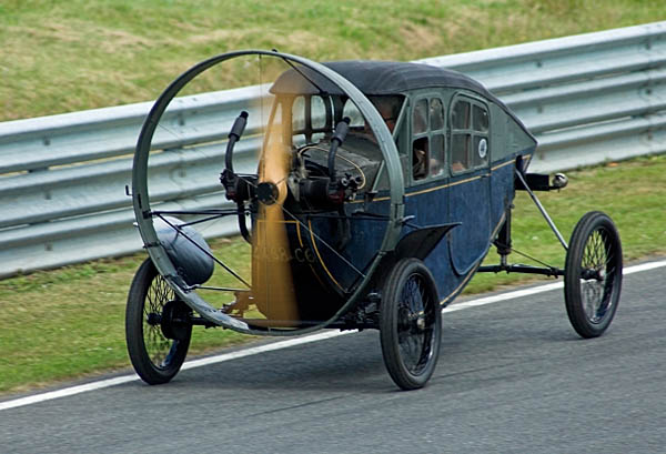 The sole surviving Hlica in running order, on the Circuit Val de Vienne.