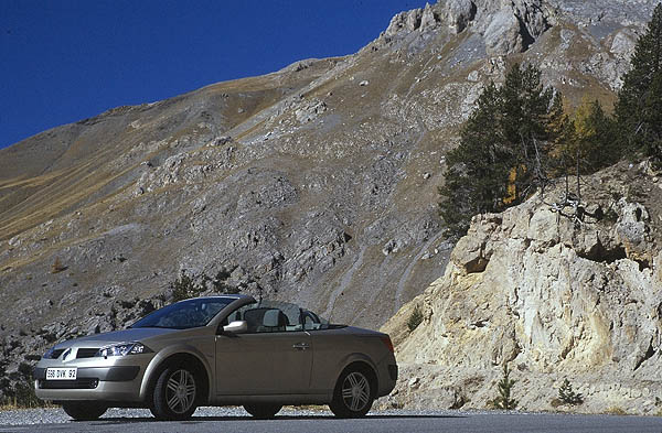 Renault Mgane Coup Cabriolet in the Hautes-Alpes.