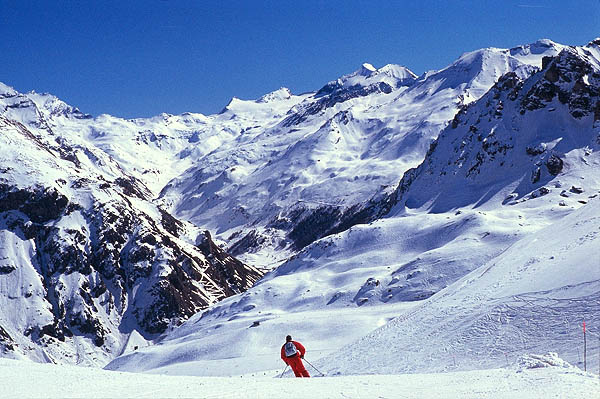 Setting off above la Daille, Val d'Is�re.